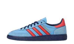 adidas Manchester SPZL C.P. Company Light Blue vista laterale in suede azzurro con suola gum